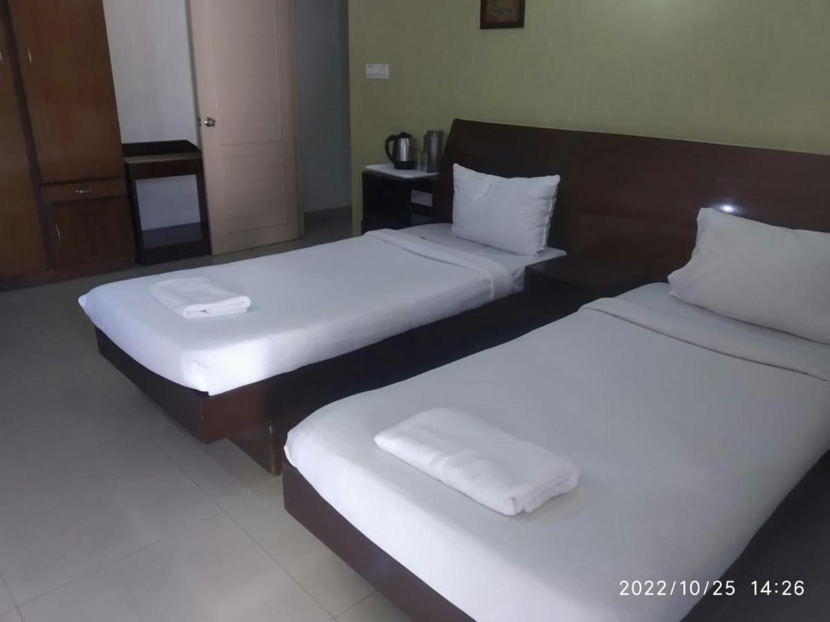 The Green Path Eco Hotel Bangalore Esterno foto
