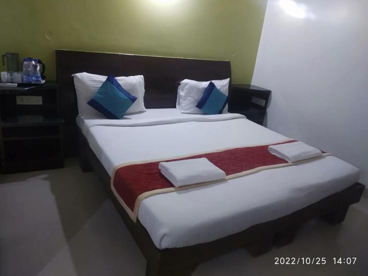 The Green Path Eco Hotel Bangalore Esterno foto