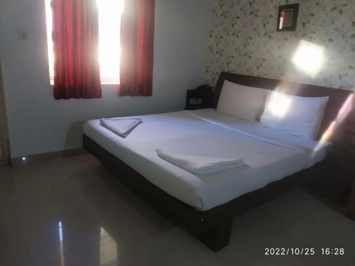 The Green Path Eco Hotel Bangalore Esterno foto
