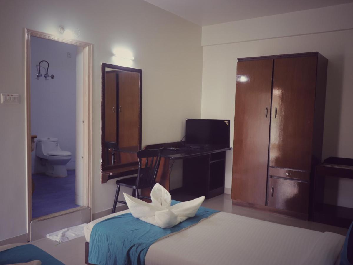 The Green Path Eco Hotel Bangalore Esterno foto