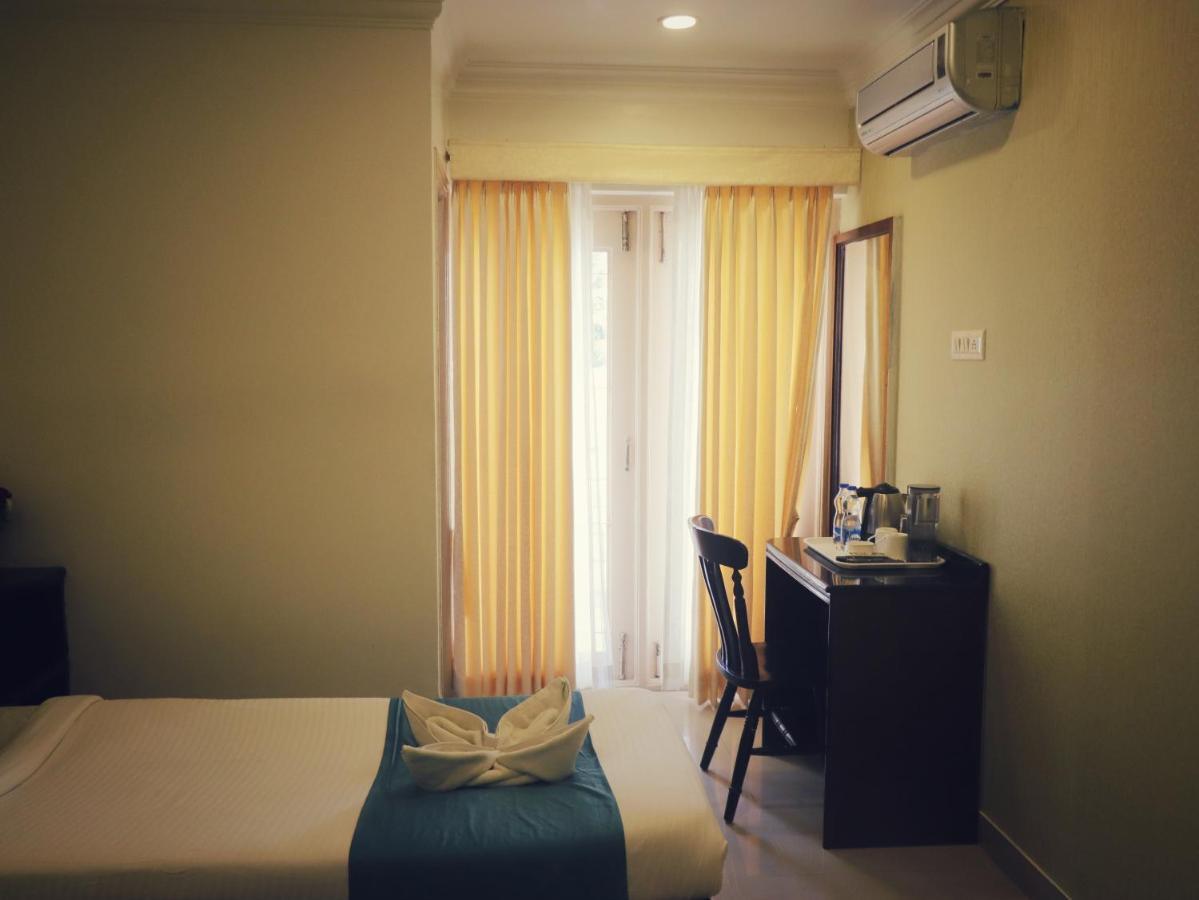 The Green Path Eco Hotel Bangalore Esterno foto