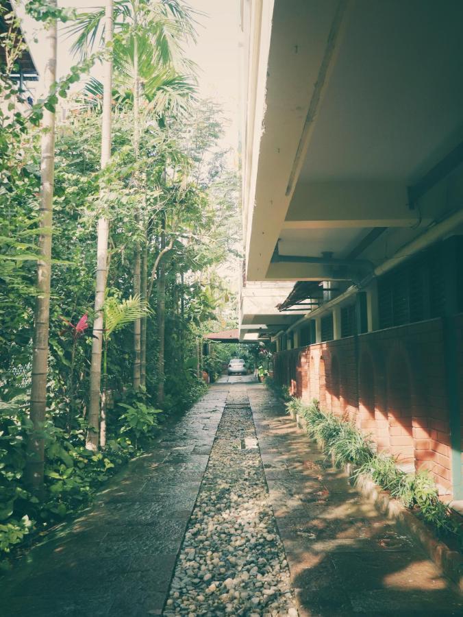 The Green Path Eco Hotel Bangalore Esterno foto
